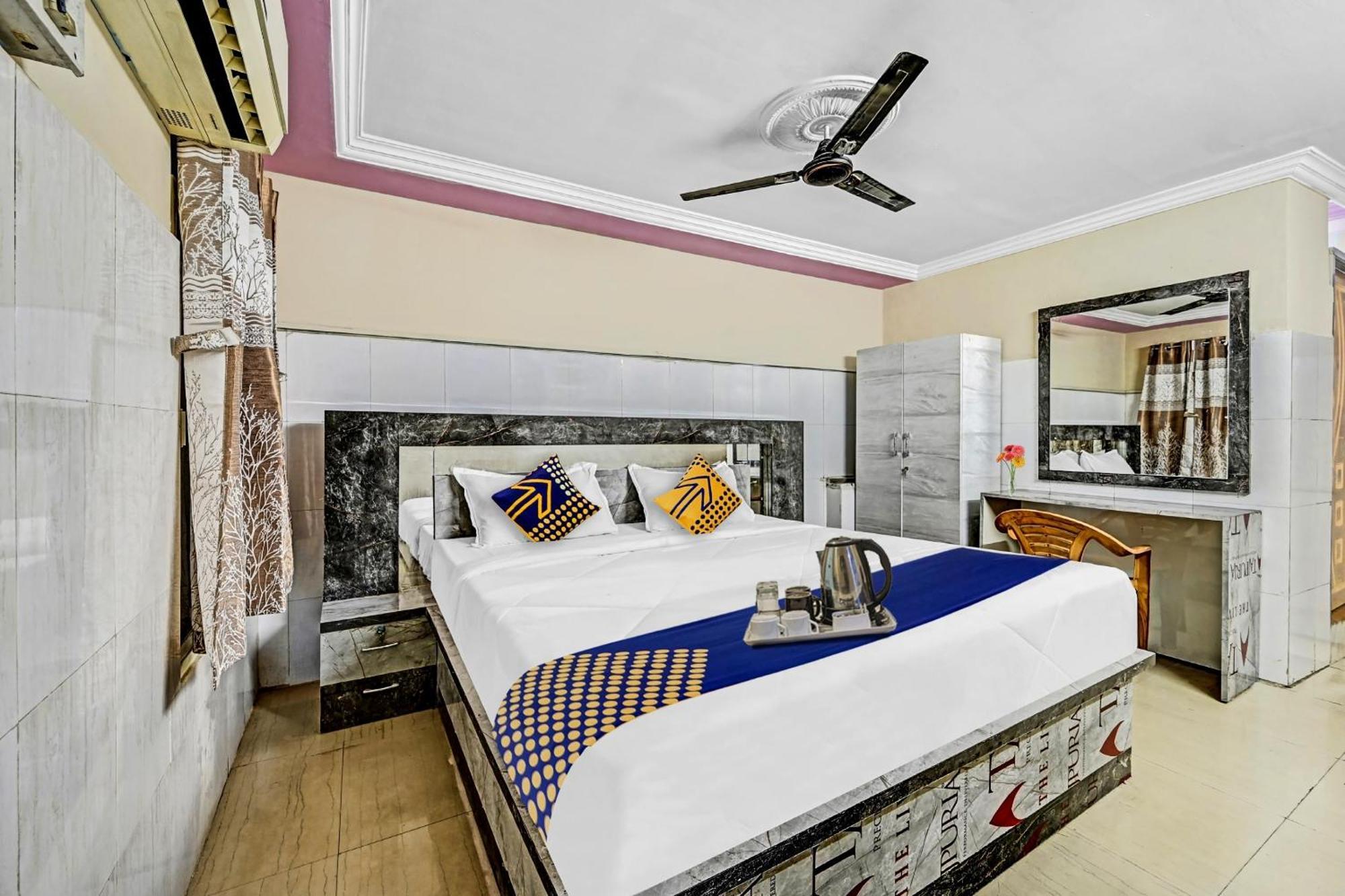 Spot On Svr Grand Hotel Vijayawāda Exterior photo
