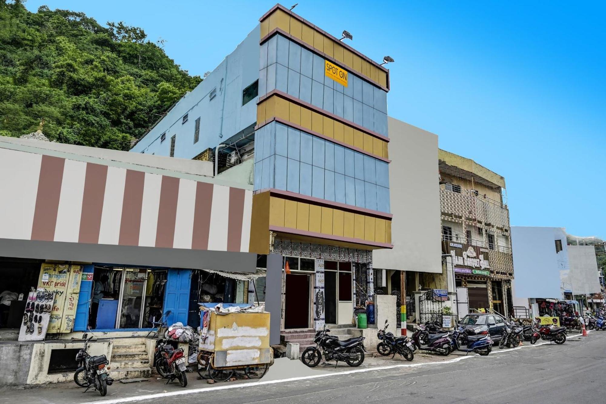 Spot On Svr Grand Hotel Vijayawāda Exterior photo